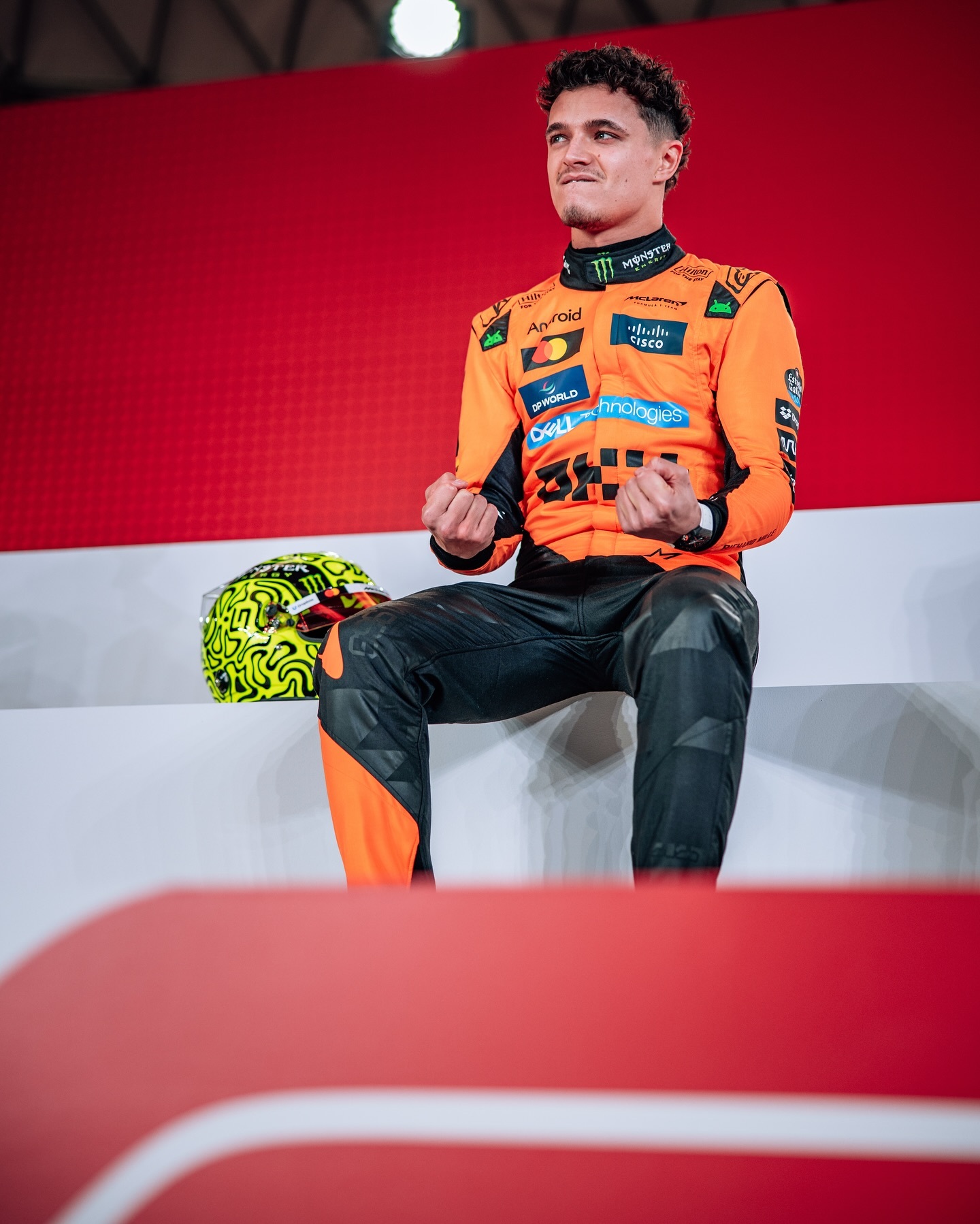 雷诺车队逆转阿斯顿马丁，勒克莱尔统治全场