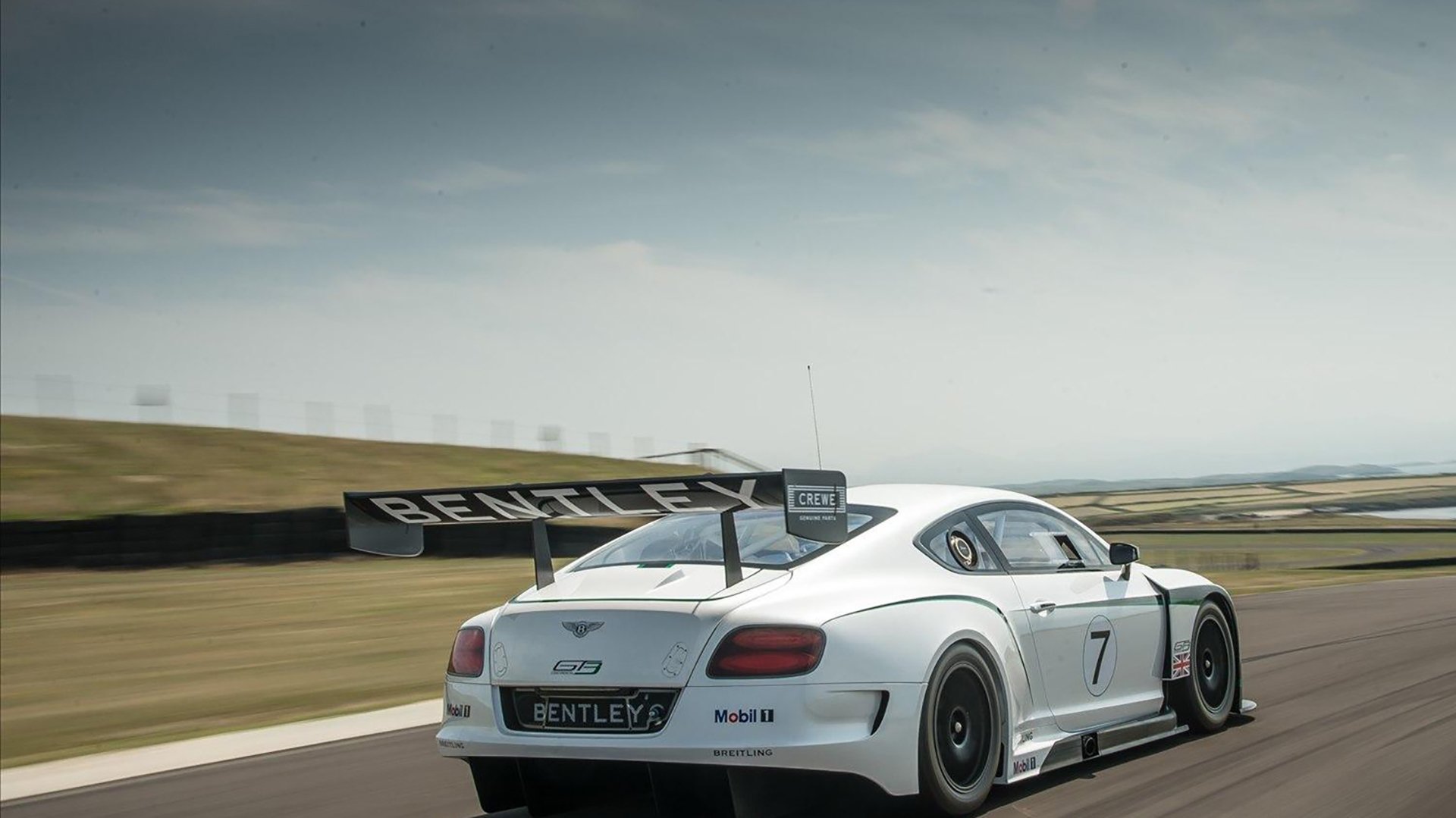 东决关键战之夜，绿茵思维如何用攻防转换核心破解窒息防守